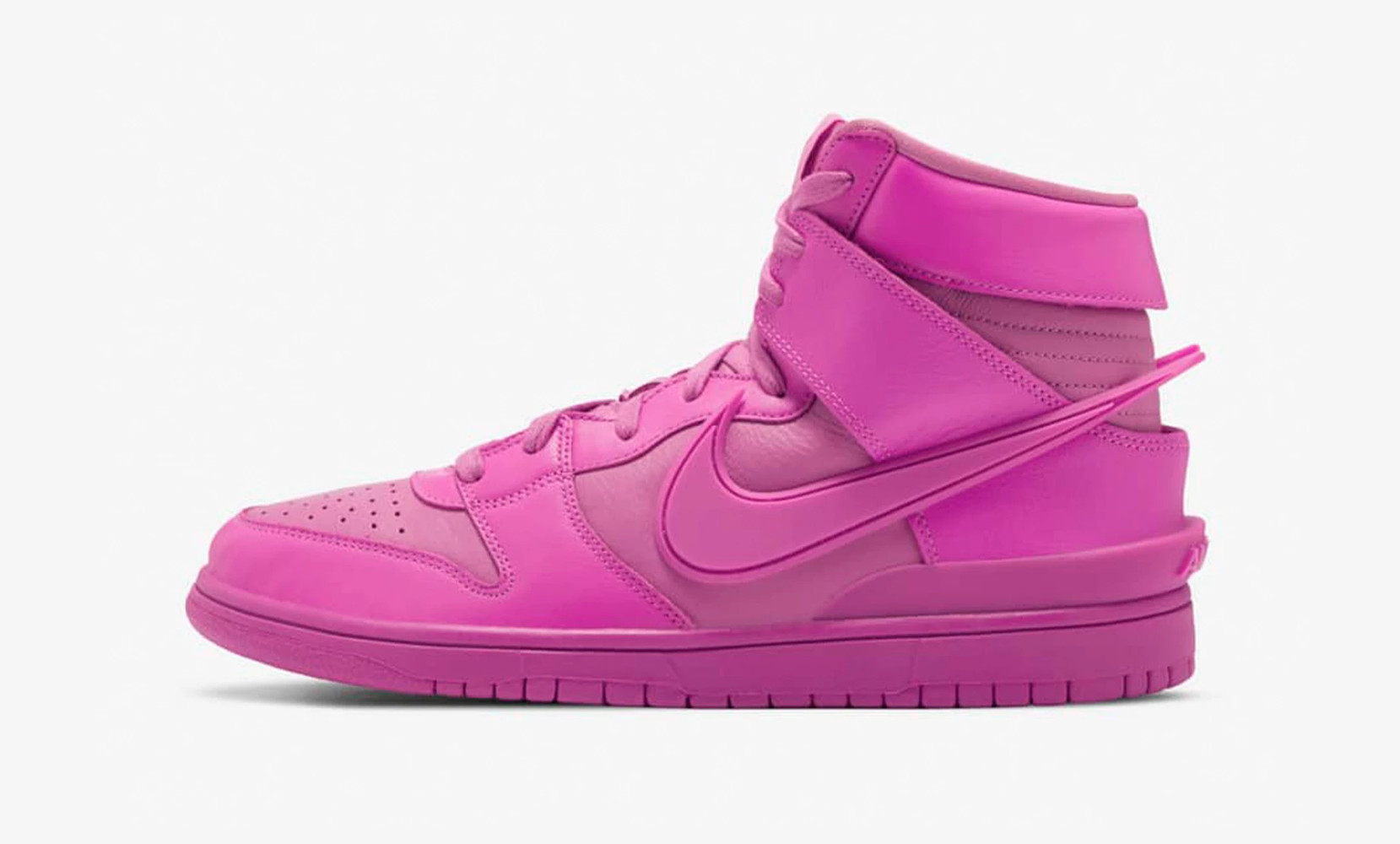 Le nuove Ambush x Nike Dunk High “Lethal Pink” stanno per fare il loro debutto