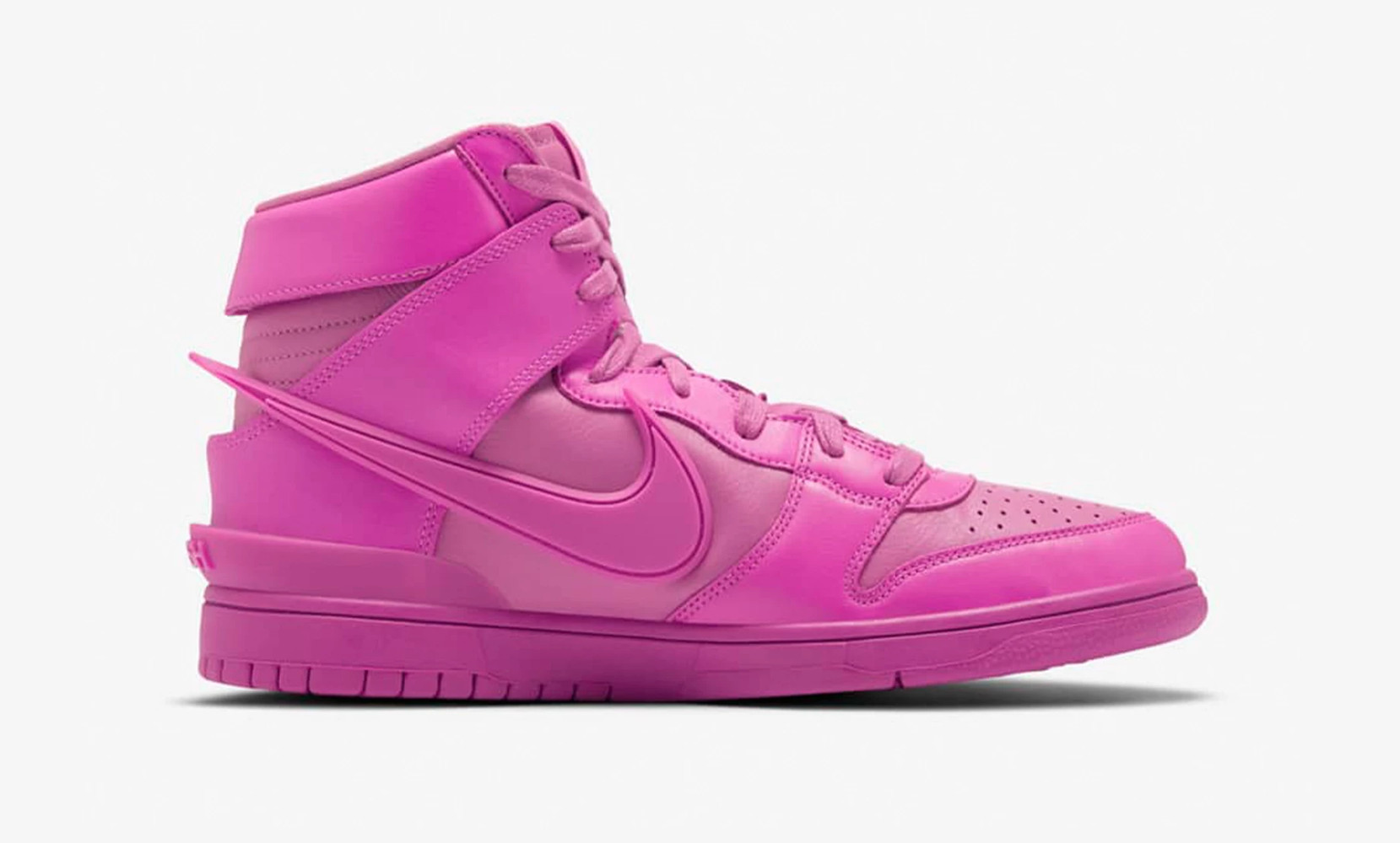 Le nuove Ambush x Nike Dunk High “Lethal Pink” stanno per fare il loro debutto