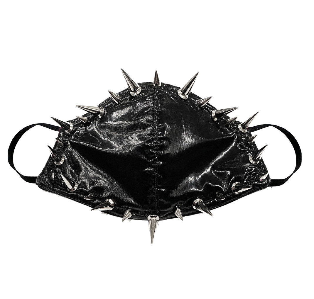 Lady Gaga mascherina borchie