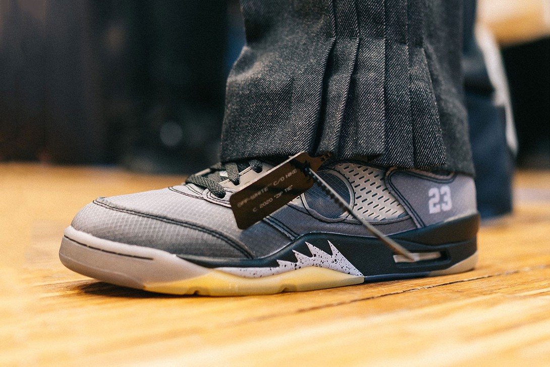 Le attesissime Air Jordan 5 x Off-White sono state mostrate ufficialmente durante la Paris 