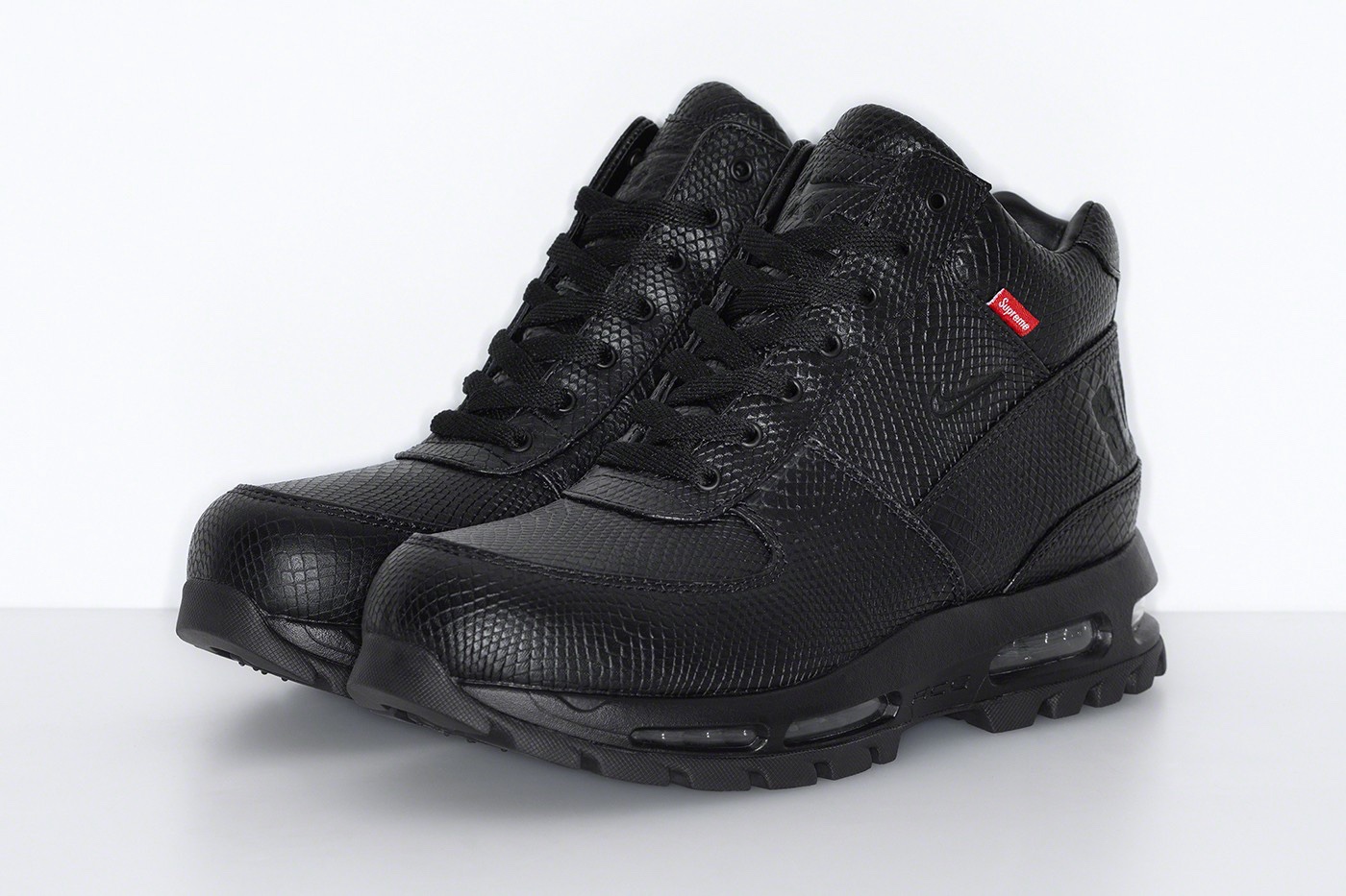 Supreme x Nike Air Max Goadome Boots black