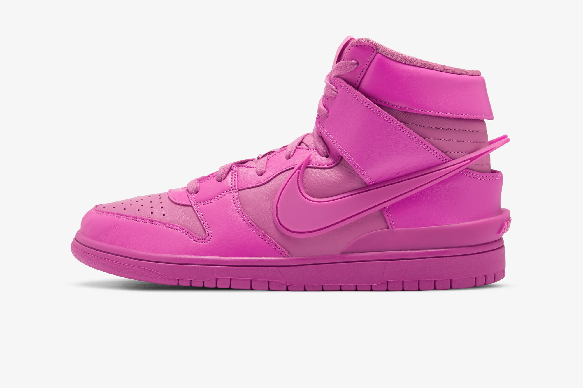 AMBUSH x Nike SB Dunk High “Lethal Pink” AMBUSH x Nike SB Dunk High “Lethal Pink”