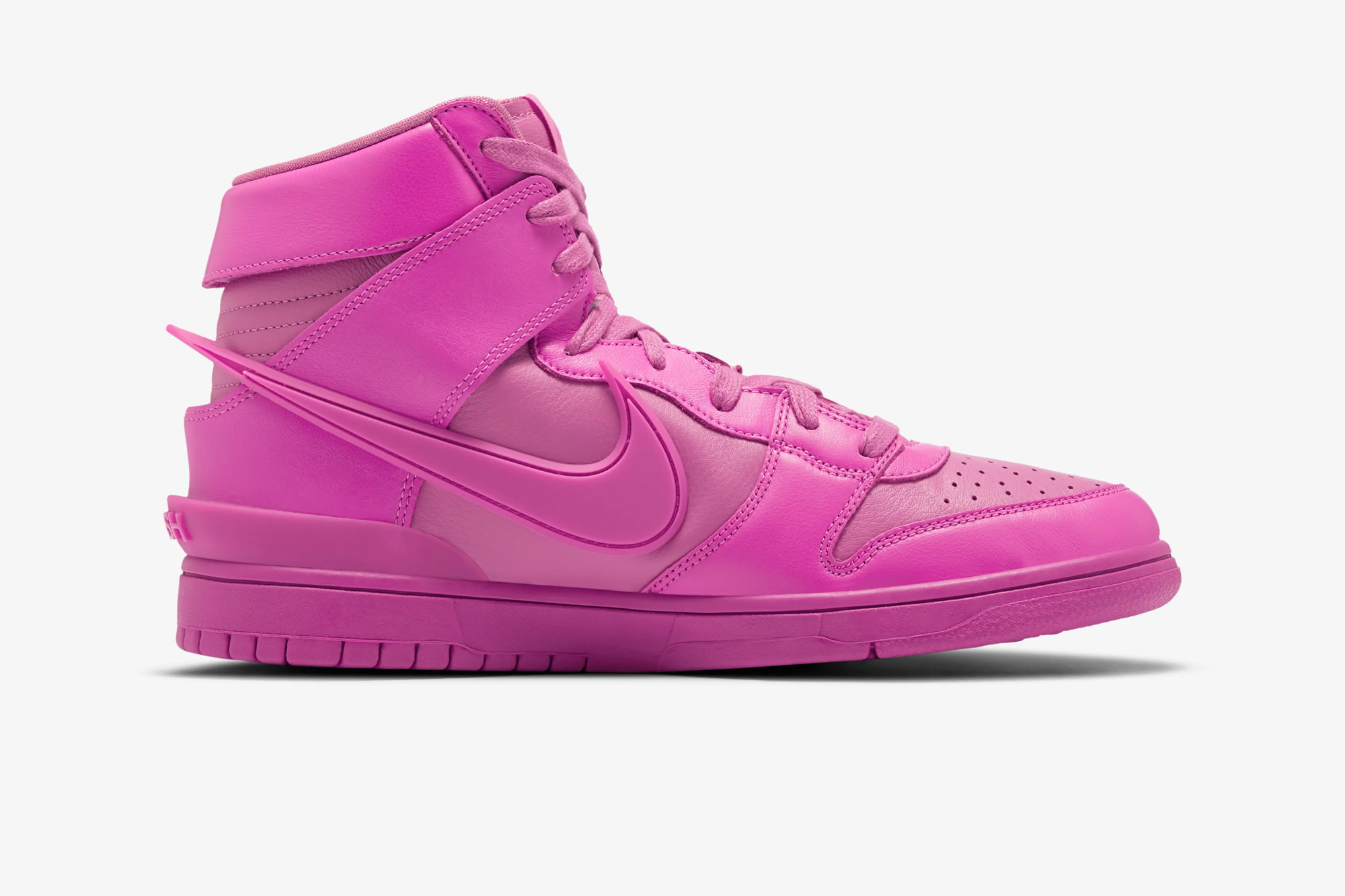 AMBUSH x Nike SB Dunk High “Lethal Pink” AMBUSH x Nike SB Dunk High “Lethal Pink”