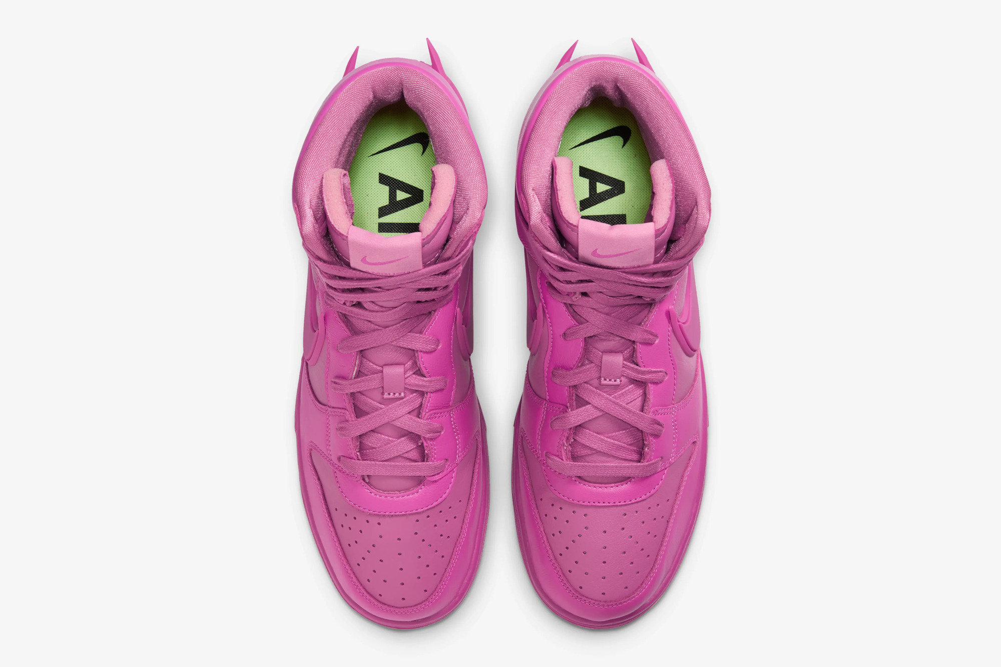 AMBUSH x Nike SB Dunk High “Lethal Pink” AMBUSH x Nike SB Dunk High “Lethal Pink”
