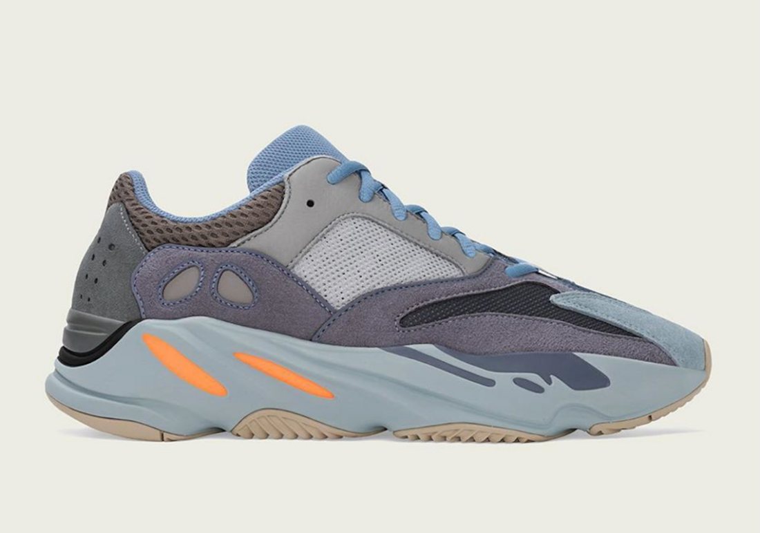YEEZY BOOST 700 Carbon Blue